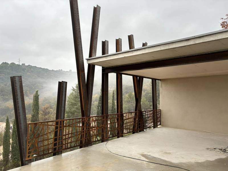 Garde corps en acier Corten et découpe plasma à Gréoux les Bains proche de Manosque