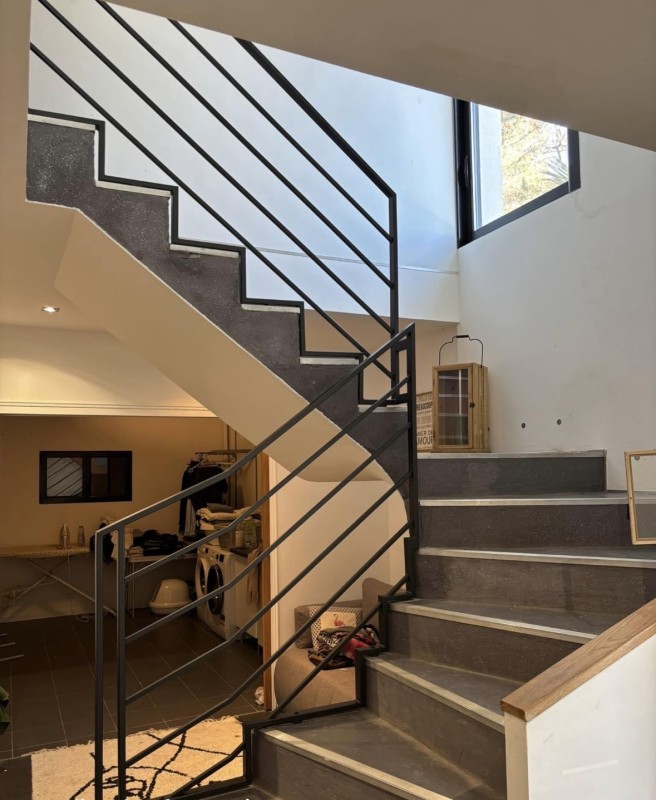 garde corps moderne pour escalier - finition thermolaquée noir 2100