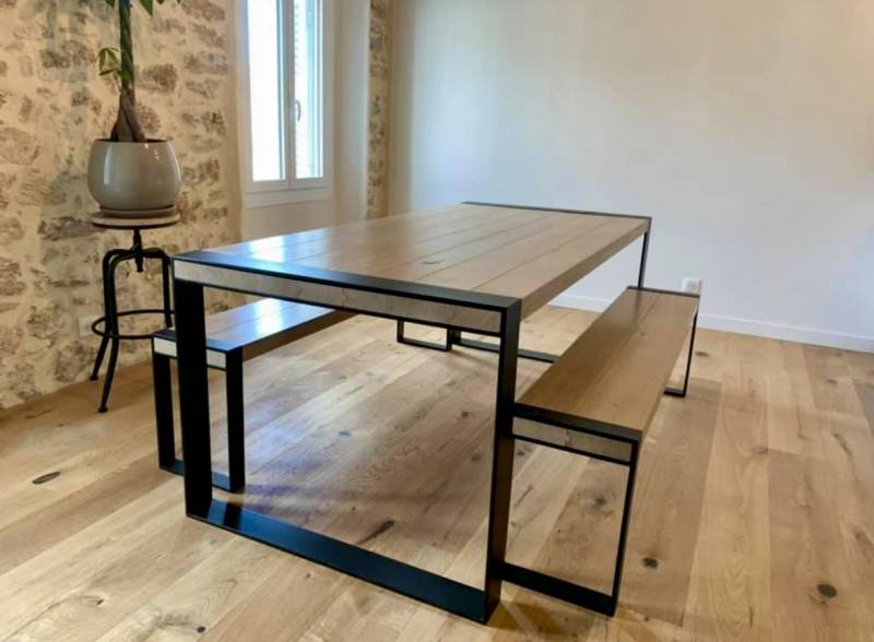 Conception d'une table avec banc en bois et en métal sur-mesure à Draguignan dans le Var